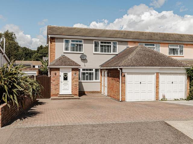 House for sale in Oad Street, Kent