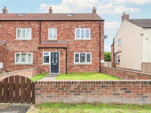 House for sale in Carlton Miniott, North Yorkshire