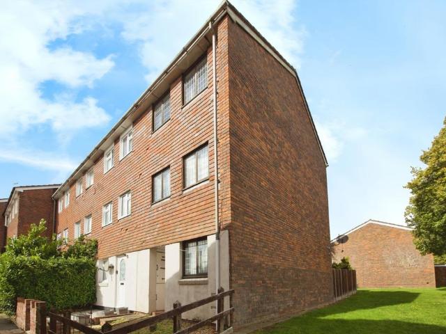 House for sale in Harold Hill, Greater London