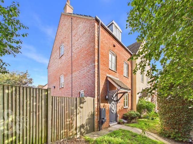 House for sale in East Bank, Norfolk