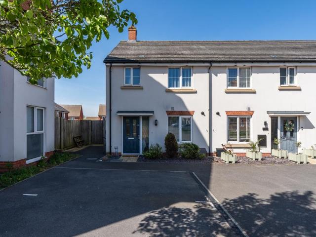 House for sale in Old Netley, Helford