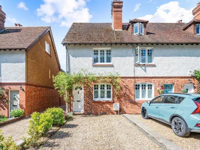 House for sale in Hillview, Surrey