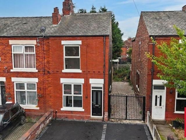 House for sale in Lower Irlam, Salford