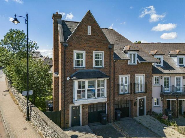 House for sale in Swanscombe and Greenhithe, Monks Orchard