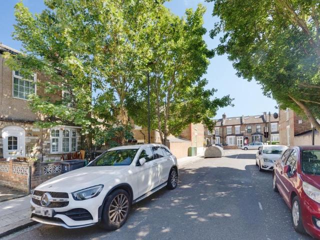 House for sale in Tottenham Hale, Greater London