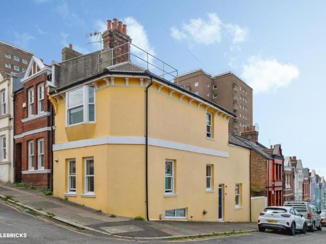 House for sale in Queen's Park, Brighton & Hove