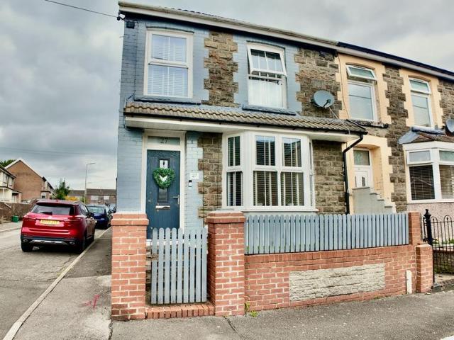 House for sale in Pentre