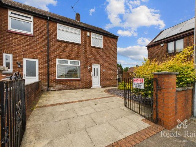 House for sale in Kitt Green, Wigan