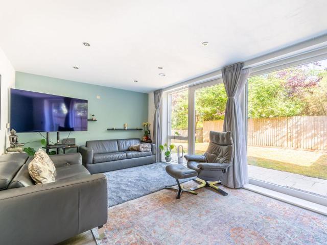 House for sale in Harlesden, Greater London