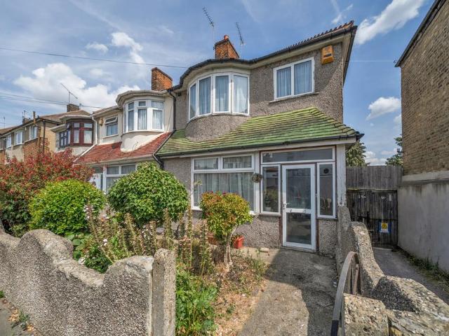 House for sale in Plumstead, Greater London