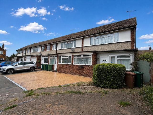 House for sale in Littleton Common, Lower Halliford