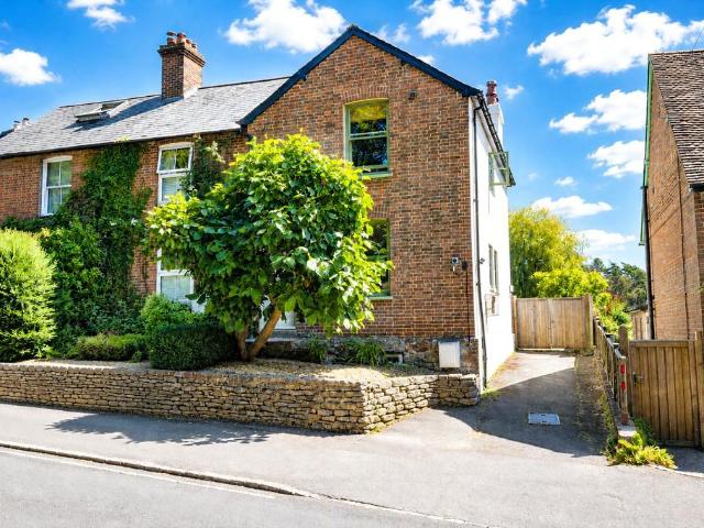 House for sale in Littlecote, West Sussex