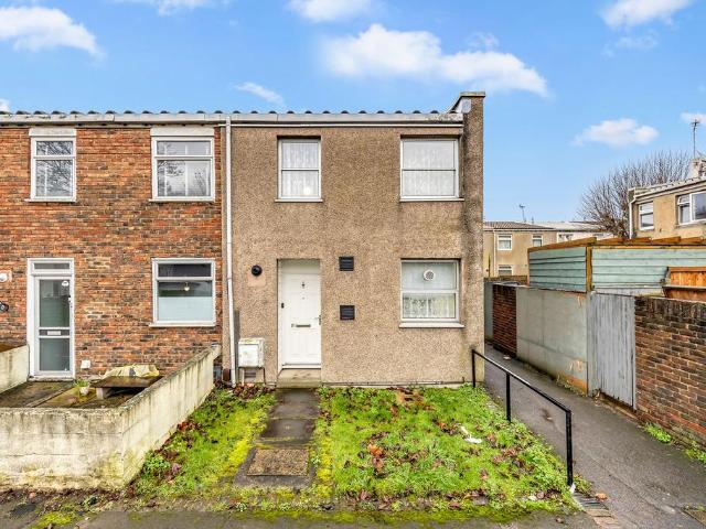 House for sale in Harold Hill, Greater London