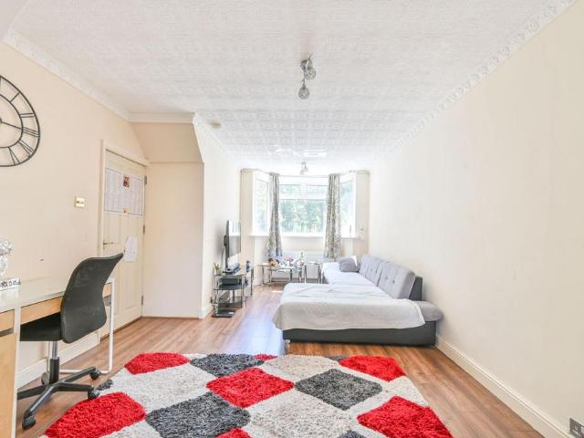House for sale in Alperton, Greater London