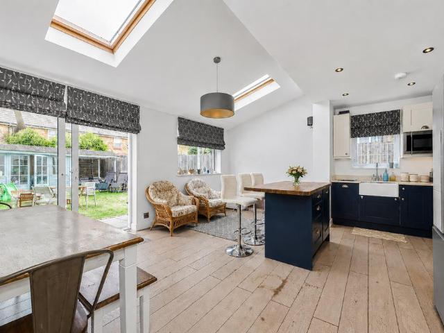 House for sale in Earlsfield, Greater London