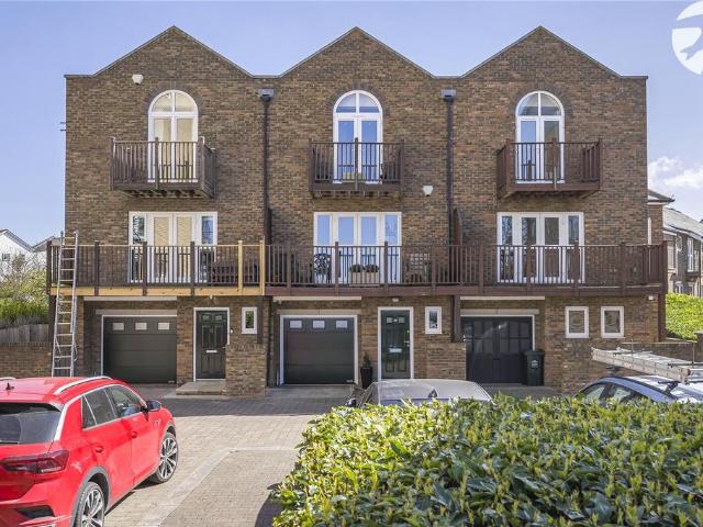 House for sale in Swanscombe and Greenhithe, Monks Orchard