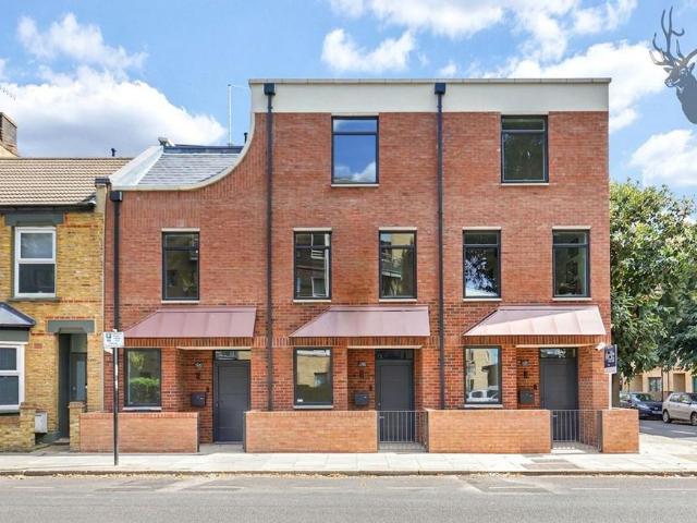 House for sale in Bromley-by-Bow, Poplar Grove