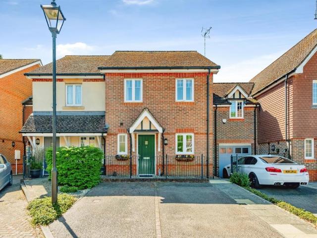 House for sale in Perryfields, West Sussex