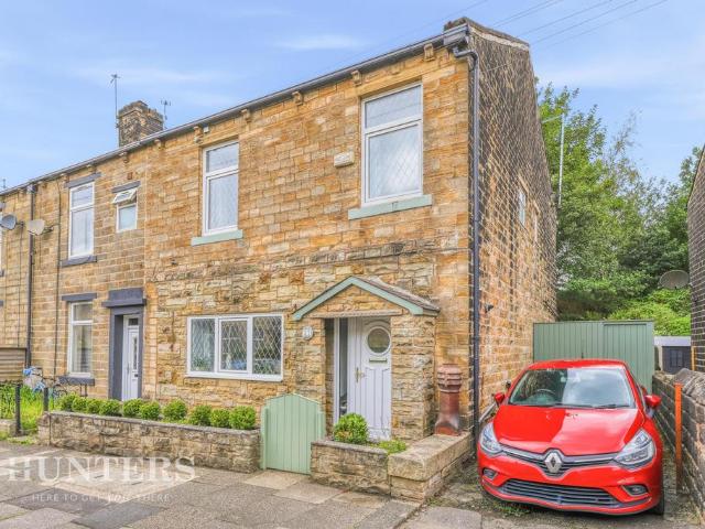 House for sale in Caldermoor, Burnedge