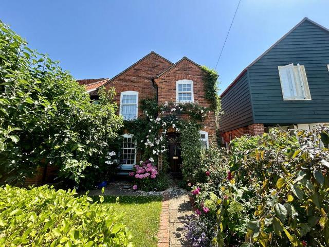 House for sale in Littlecote, West Sussex