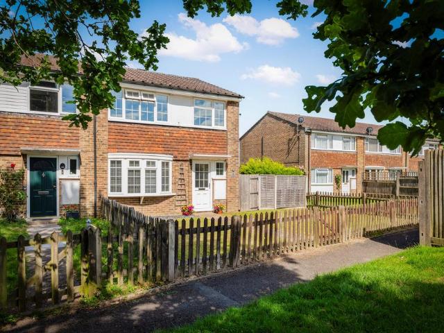 House for sale in Pachesham Park, Surrey