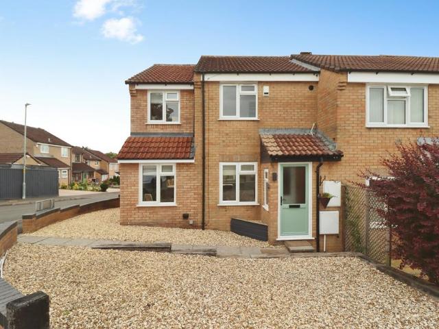 House for sale in Kingswood