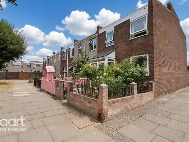 House for sale in Harold Hill, Greater London