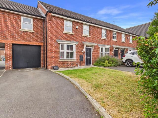 House for sale in Chapelford, Warrington