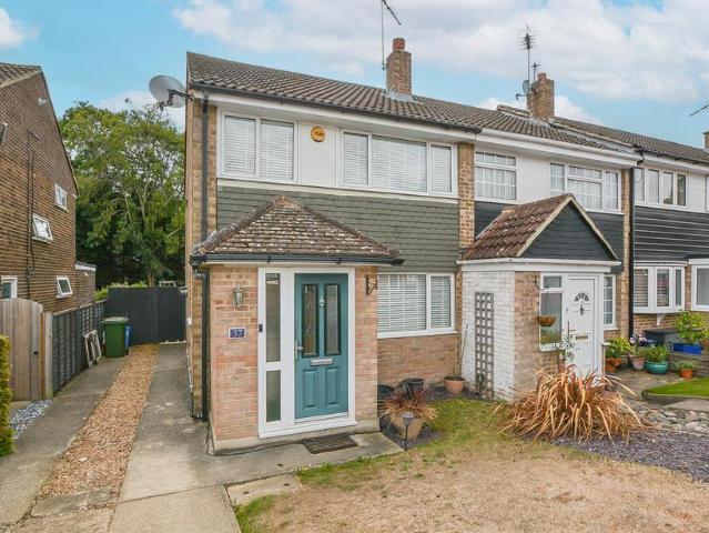 House for sale in Pilgrims' Hatch, Navestock Side