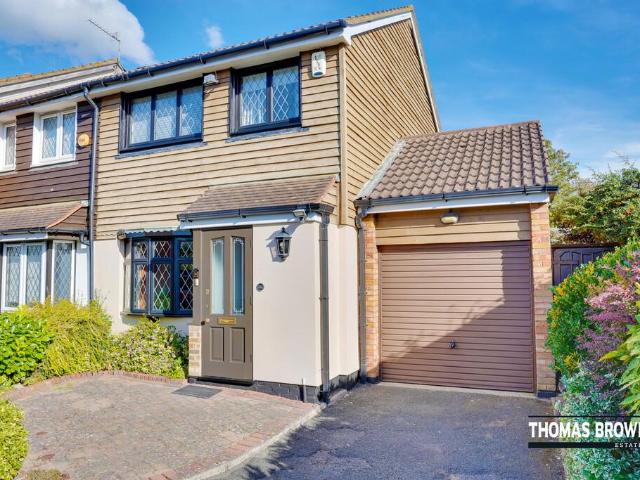 House for sale in London Borough of Bromley, Greater London