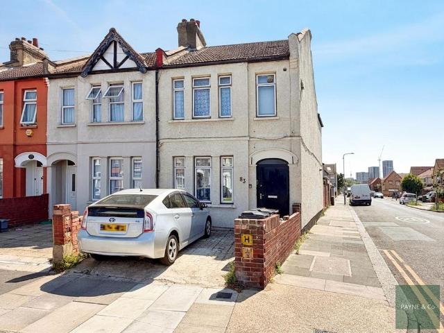 House for sale in Greater London