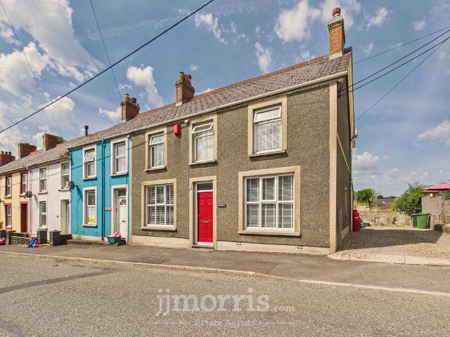House for sale in Clunderwen, Wales