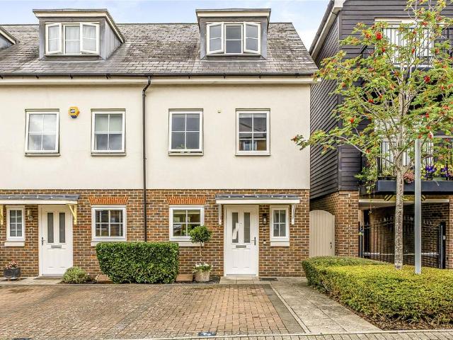 House for sale in The Butts, Kent