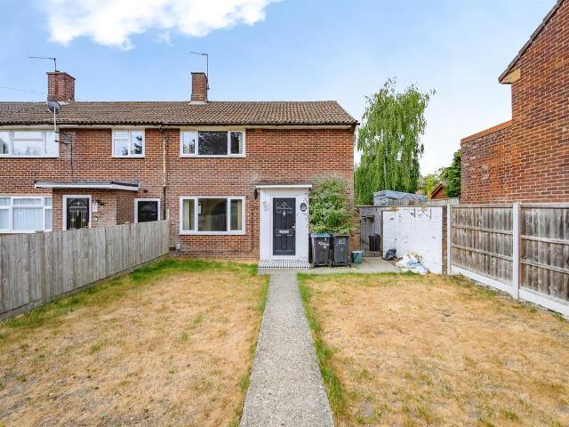 House for sale in Bennetts End, Pouchen End