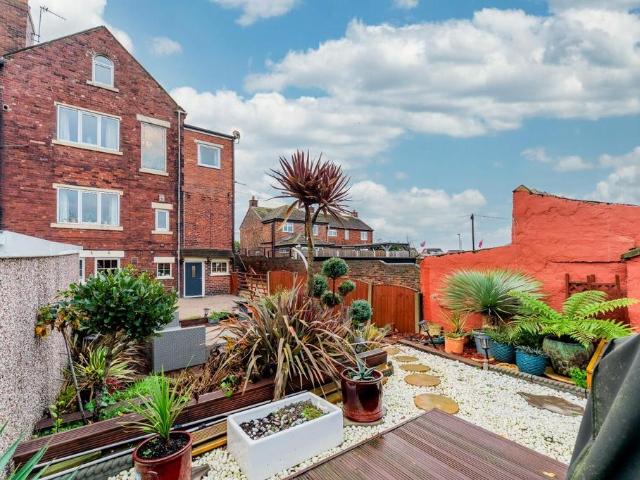 House for sale in Cutsyke, Castleford