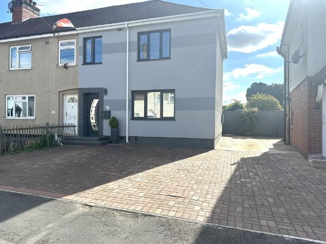 House for sale in Camp Hill, Warwickshire