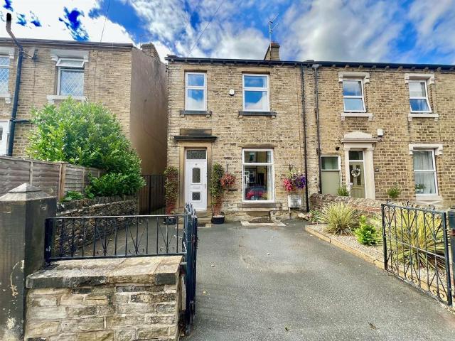 House for sale in Armitage Bridge, West Yorkshire