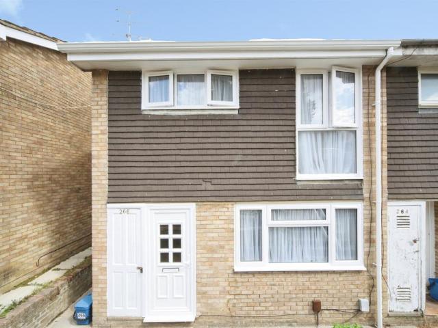 House for sale in Spring Park, Luton