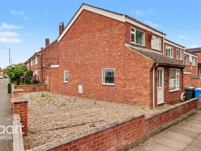 House for sale in New Catton, East Bank