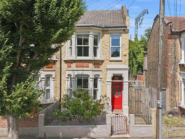 House for sale in Leytonstone, Greater London