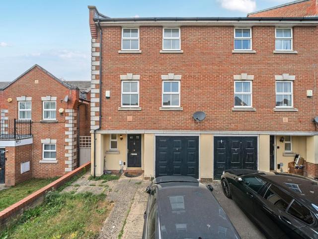 House for sale in Well Hall, Greater London
