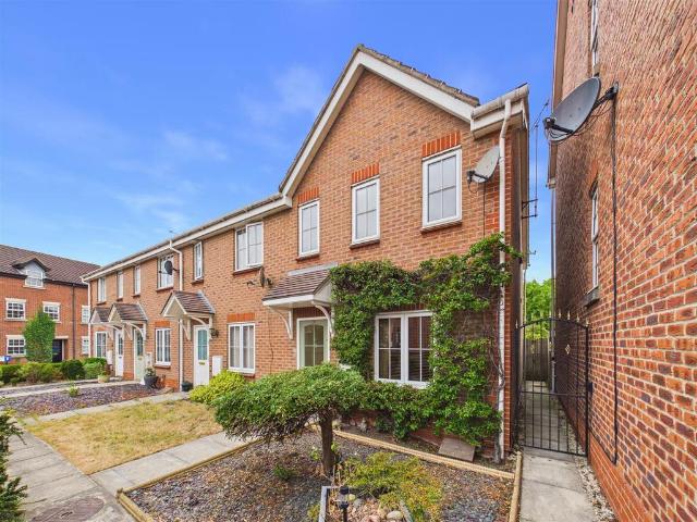House for sale in Elloughton-cum-Brough, Brough