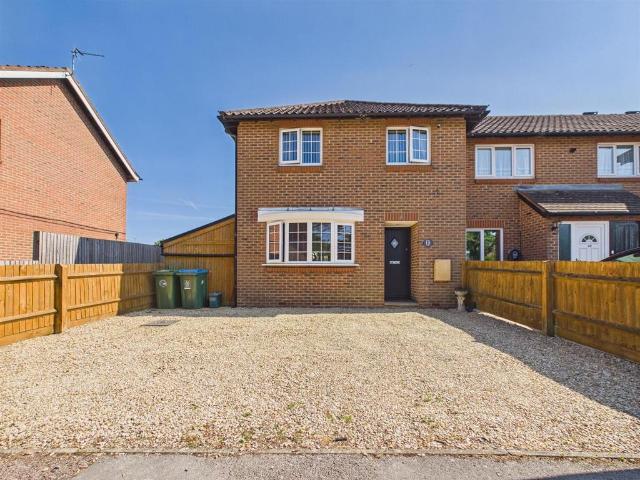 House for sale in Quarrendon, Aylesbury