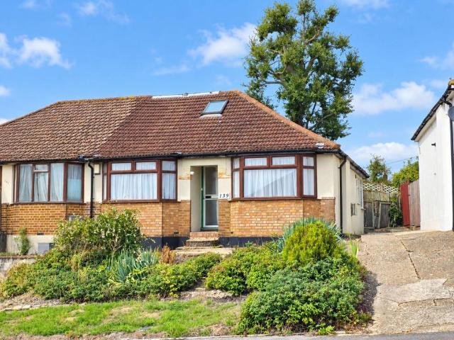 House for sale in Carpenders Park, Three Rivers