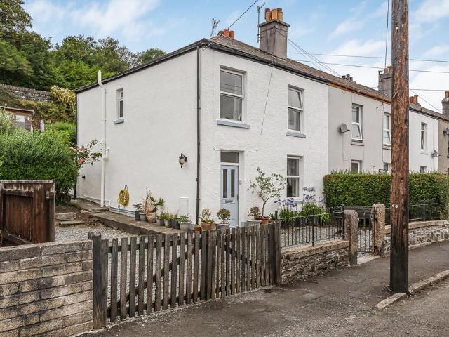 House for sale in Weir Quay, Devon