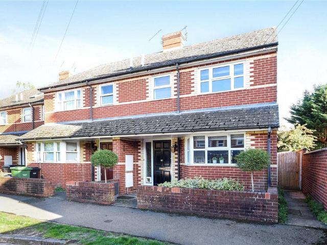 House for sale in Henley-on-Thames, Berrick Salome