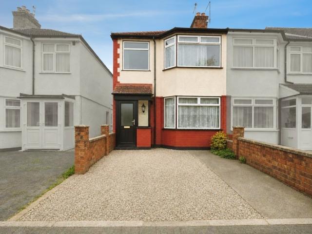 House for sale in Kenton, Greater London
