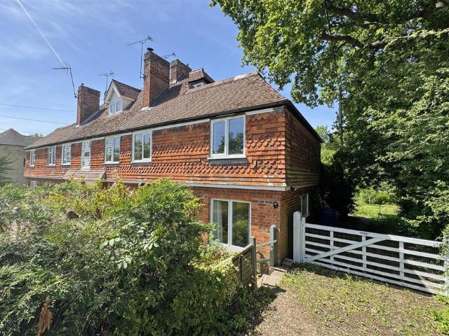 House for sale in Fole, Surrey