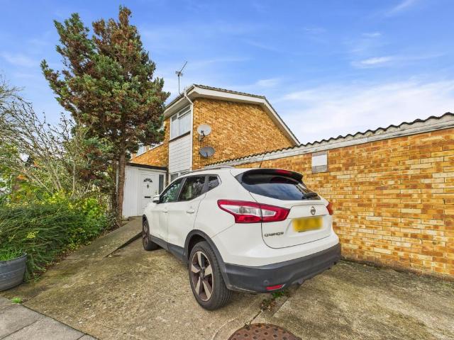 House for sale in London Borough of Hounslow, Feltham