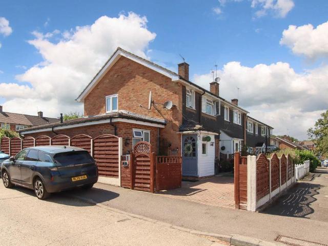 House for sale in Pouchen End, Hertfordshire